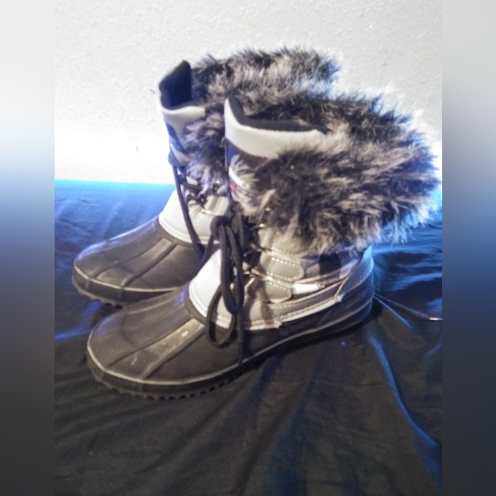 Itasca Insulated Womans Snow Boots 3M US